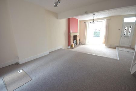 3 bedroom semi-detached house to rent - Photo 3