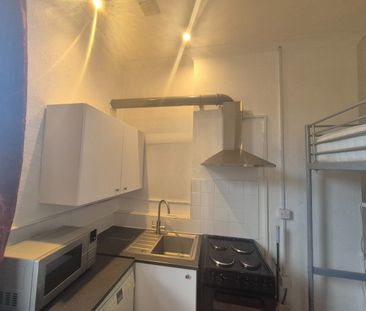 Studio Flat, Walm Lane, NW2 - Photo 5