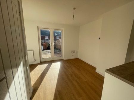 Flying Bedstead Way, Hucknall, NG15 6XL, Property for rent - Photo 2