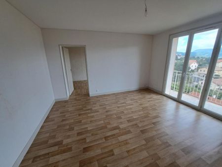 APPARTEMENT T4 AVEC BALCON - Photo 5