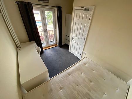 65, Fourth Avenue - Photo 2