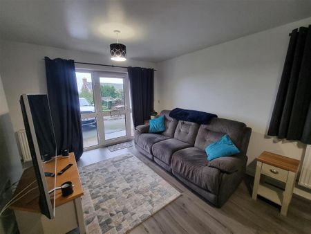 3 bedroom property to rent - Photo 3