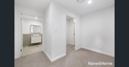 Modern 1 Bedroom Apartment with Large Study with Leafy Surrounds - Photo 3