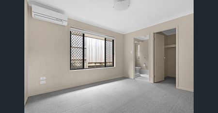 Modern Family Home - Photo 5
