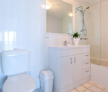 $850 per week / $3,400 Bond - Photo 3