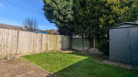 3 bedroom semi-detached house to rent - Photo 5