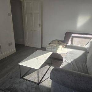 2 bedroom cottage to rent - Photo 2