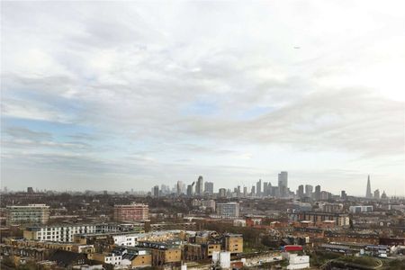 A two bedroom apartment on the twelfth floor with a spectacular terrace offering stunning views of the London Skyline. - Photo 5