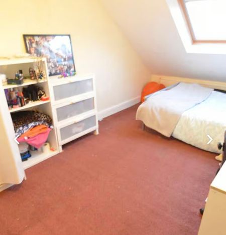 8 Bed - 26 Consort Terrace, Woodhouse, Leeds - LS3 1ET - Student - Photo 2