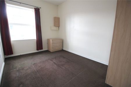 1 Bedroom Flat / Apartment - Winchester Road, Bishops Waltham - Photo 3