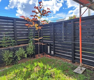 2/47 Awaroa Road, Sunnyvale - Photo 1