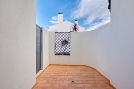 Four-Bedroom Townhouse in Gated Condominium, Aldeia do Juzo - Photo 2