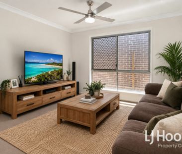 Contemporary Family Home - Spacious Living - Double Garage - Photo 1