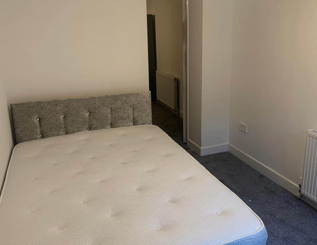 Sparable Lane Room 1 - Photo 1