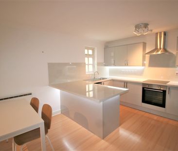 2 Bed Flat, Hadfield Close, M14 - Photo 4