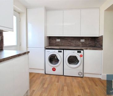 Common Side Farm, New Road, Old Snydale, Pontefract, WF7 - Photo 3