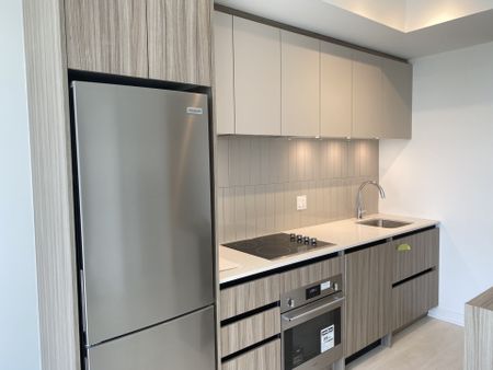 For Lease - 7950 Bathurst Street, Vaughan, Ontario - Photo 4