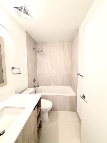 For Lease - 1007 The Queensway Avenue, Toronto, Ontario - Photo 3