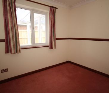 2 bedroom detached bungalow to rent - Photo 3