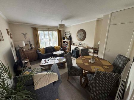 2 bedroom flat to rent - Photo 2