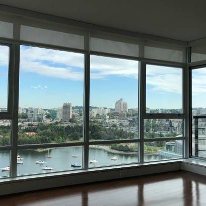 Waterfront 2BR & Den with A/C at Waterford Building in Yaletown - Photo 4