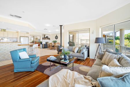 THE perfect family home in Halls Head - Photo 3