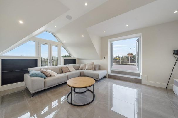 3 bedroom apartment to rent - Photo 1