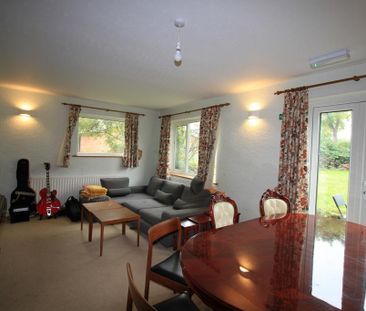 6 bedroom detached house to rent - Photo 1