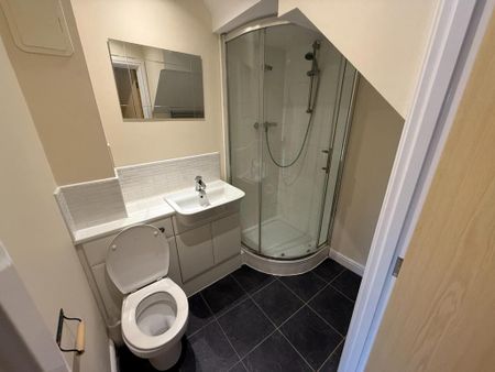 3 bedroom terraced house to rent - Photo 3