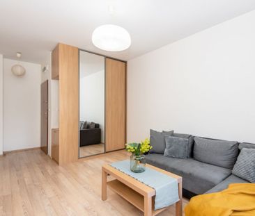 Kawalerka umeblowana od zaraz przy PST - Zdjęcie 2