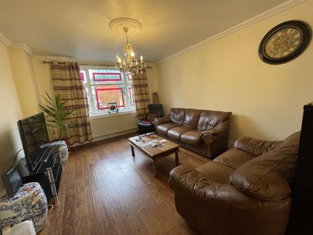 3 bedroom semi-detached house to rent - Photo 5