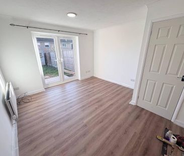 2 bedroom semi-detached house to rent - Photo 2