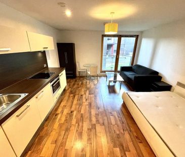 Studio to rent - Photo 2