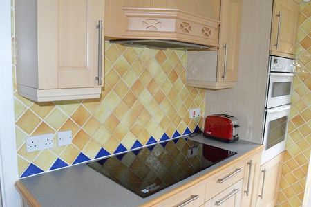 4 bedroom detached house to rent - Photo 5