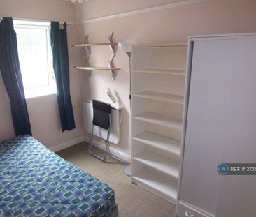 1 bedroom in a house share to rent - Photo 1