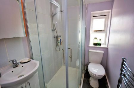 2 bedroom property to rent - Photo 4