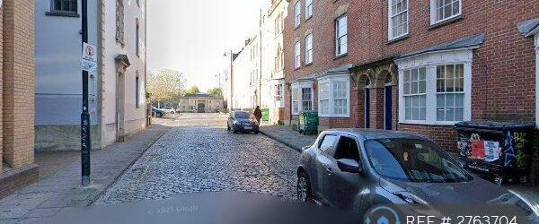 1 bedroom in a flat share to rent - Photo 1