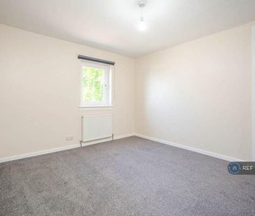 3 bedroom end of terrace house to rent - Photo 3