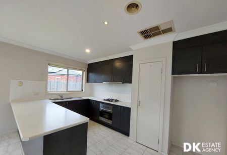 Family home in Tarneit - Photo 3