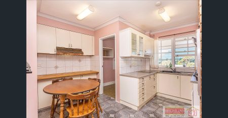 Spacious 2-Bedroom Unit in a Quiet, Convenient Location - Photo 4