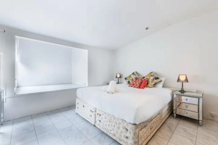 Furnished Art Deco Sanctuary in the Heart of South Yarra - Photo 4