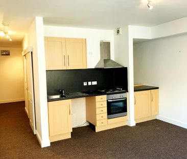 Studio to rent - Photo 2