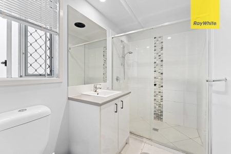 Spacious family home with 4 Bedroom, 2 Bathroom, Solar and Aircons - Photo 5