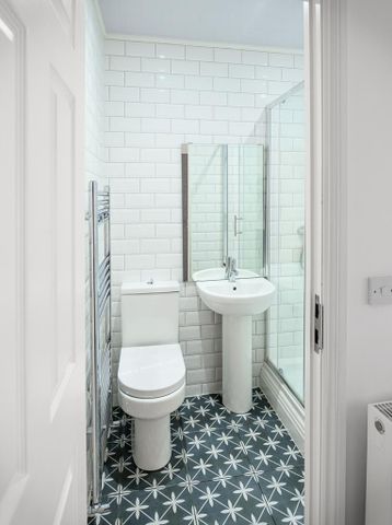 3 bedroom apartment to rent - Photo 3