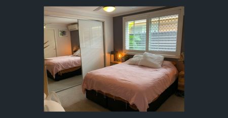 ✨ Palm Beach Family Home with Pool – Available Dec 9 ✨ - Photo 5