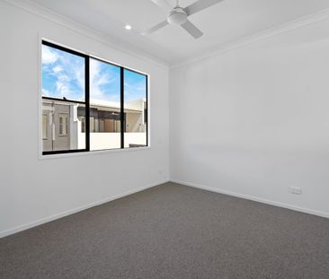 Luxurious Low Maintenance Townhouse - Photo 6