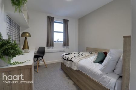 1 bedroom in a flat share to rent - Photo 3