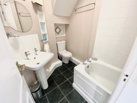 2 bedroom flat to rent - Photo 4