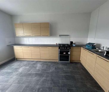 Flat Above, Sinfin District Centre, Sinfin, Derby, DE24 - Photo 6