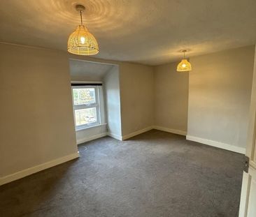 1 Bed Flat, Kingston Road, SW20 - Photo 1